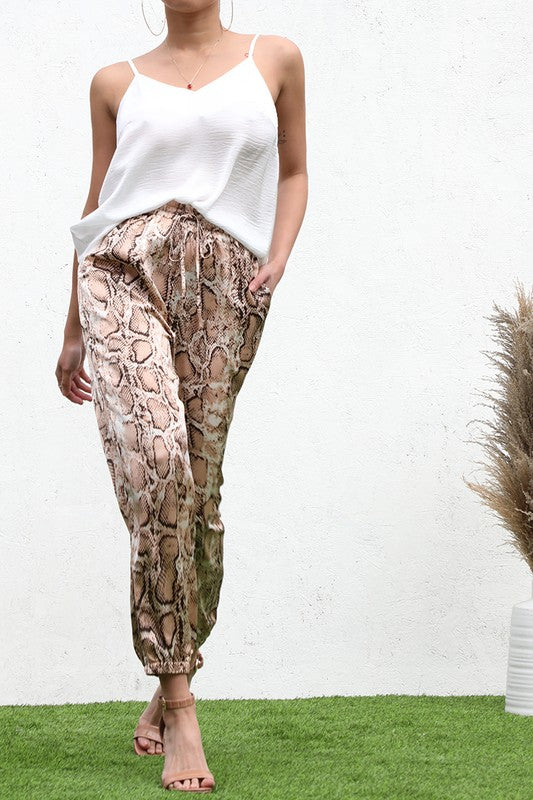 PRINTED PANT AND WOVEN TOP SET