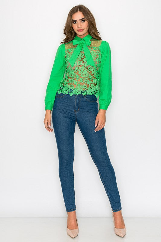 LACE TOP WITH COLLAR BOW
