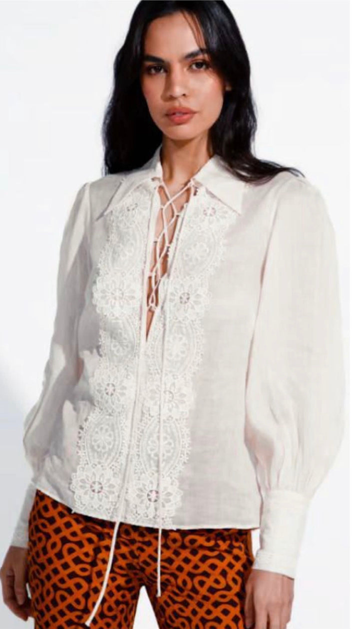 EMBROIDERED LONG SLEEVE BLOUSE
