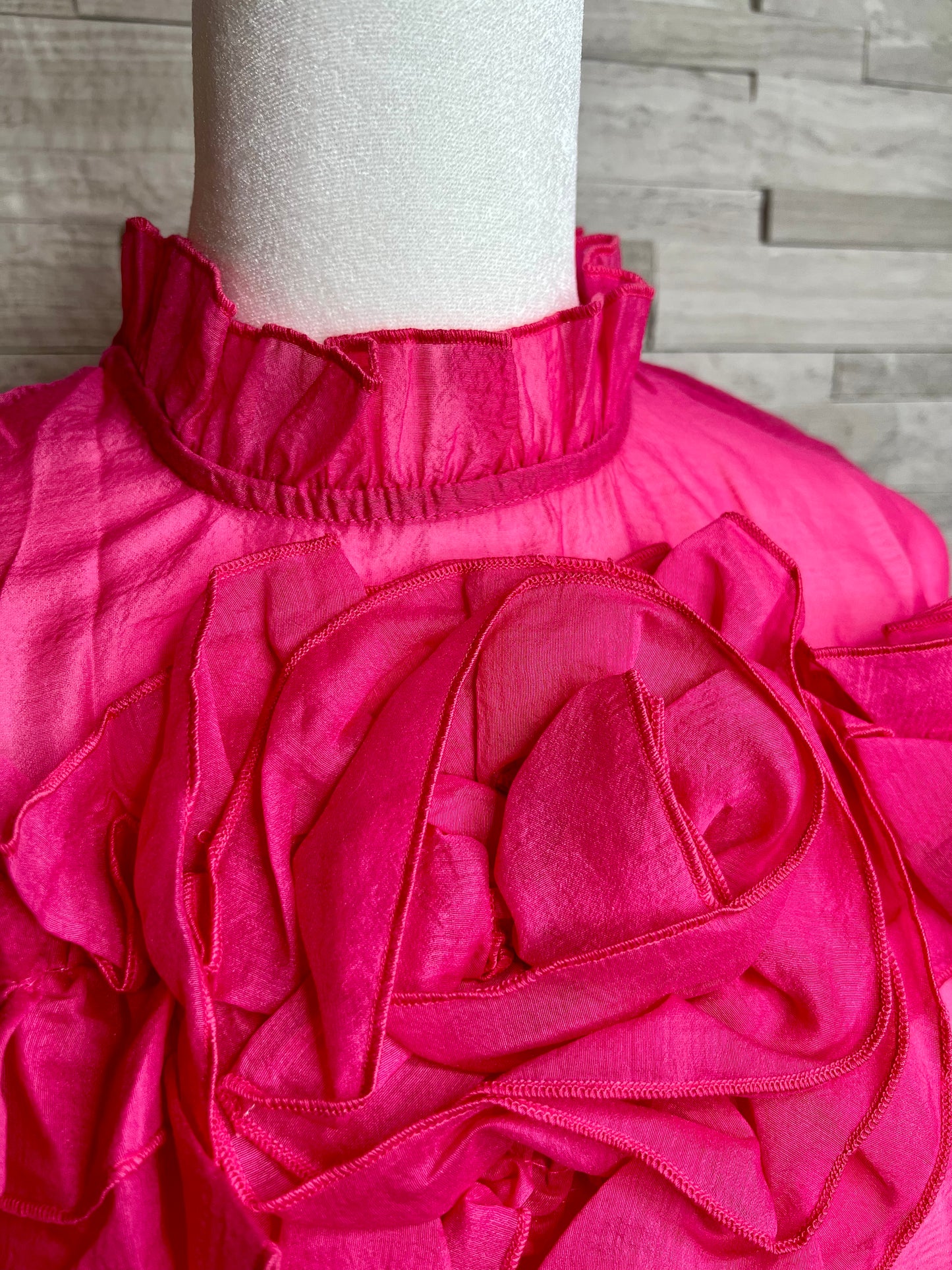 FLOWER DETAIL RUFFLE BLOUSE
