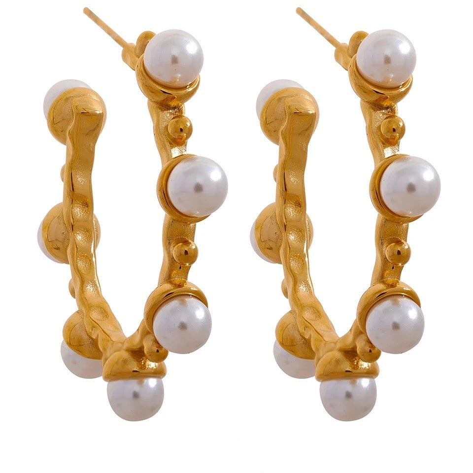 BIG ROUND FAUX PEARLS EARRINGS