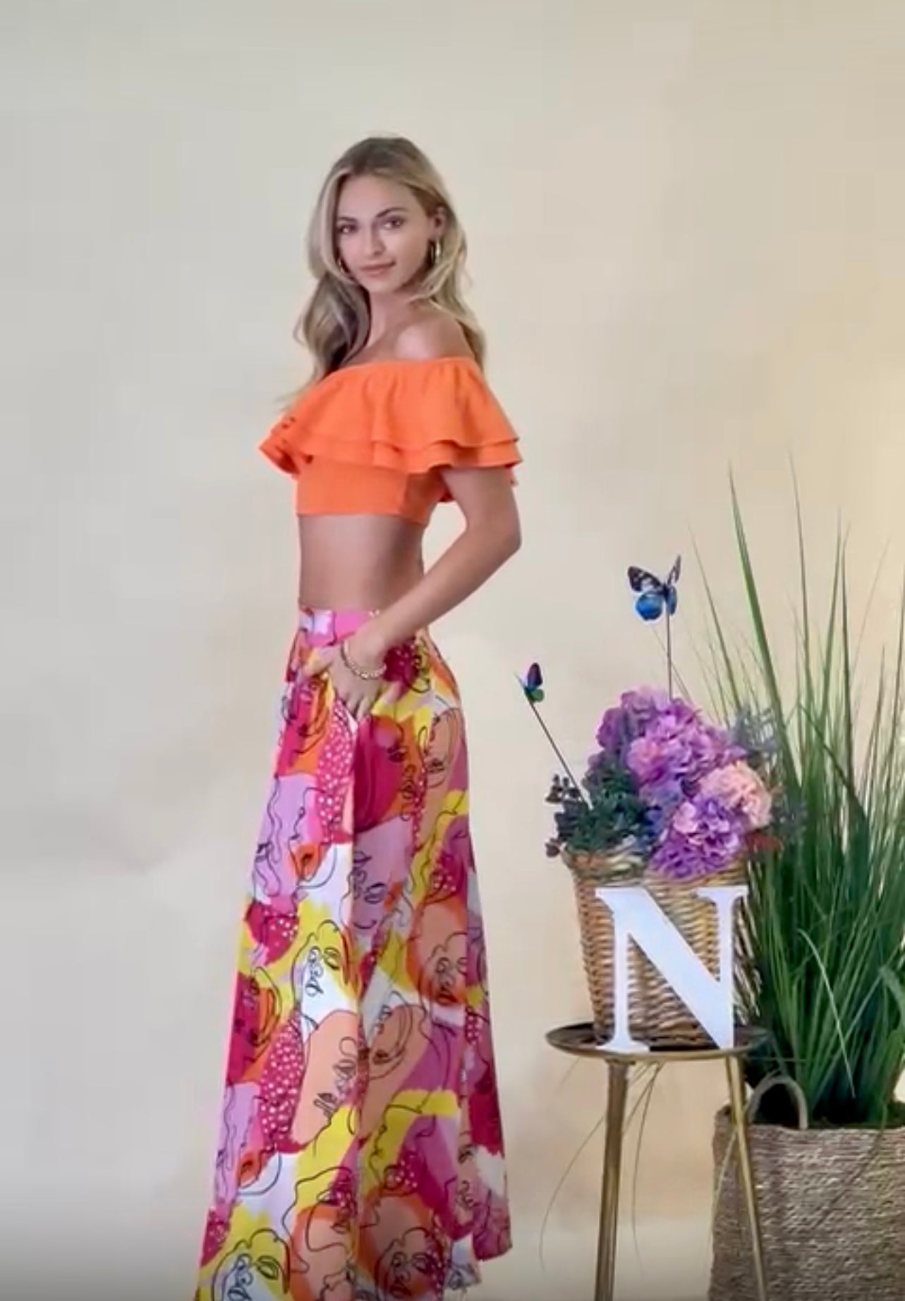 OFF SHOULDER CROP TOP
