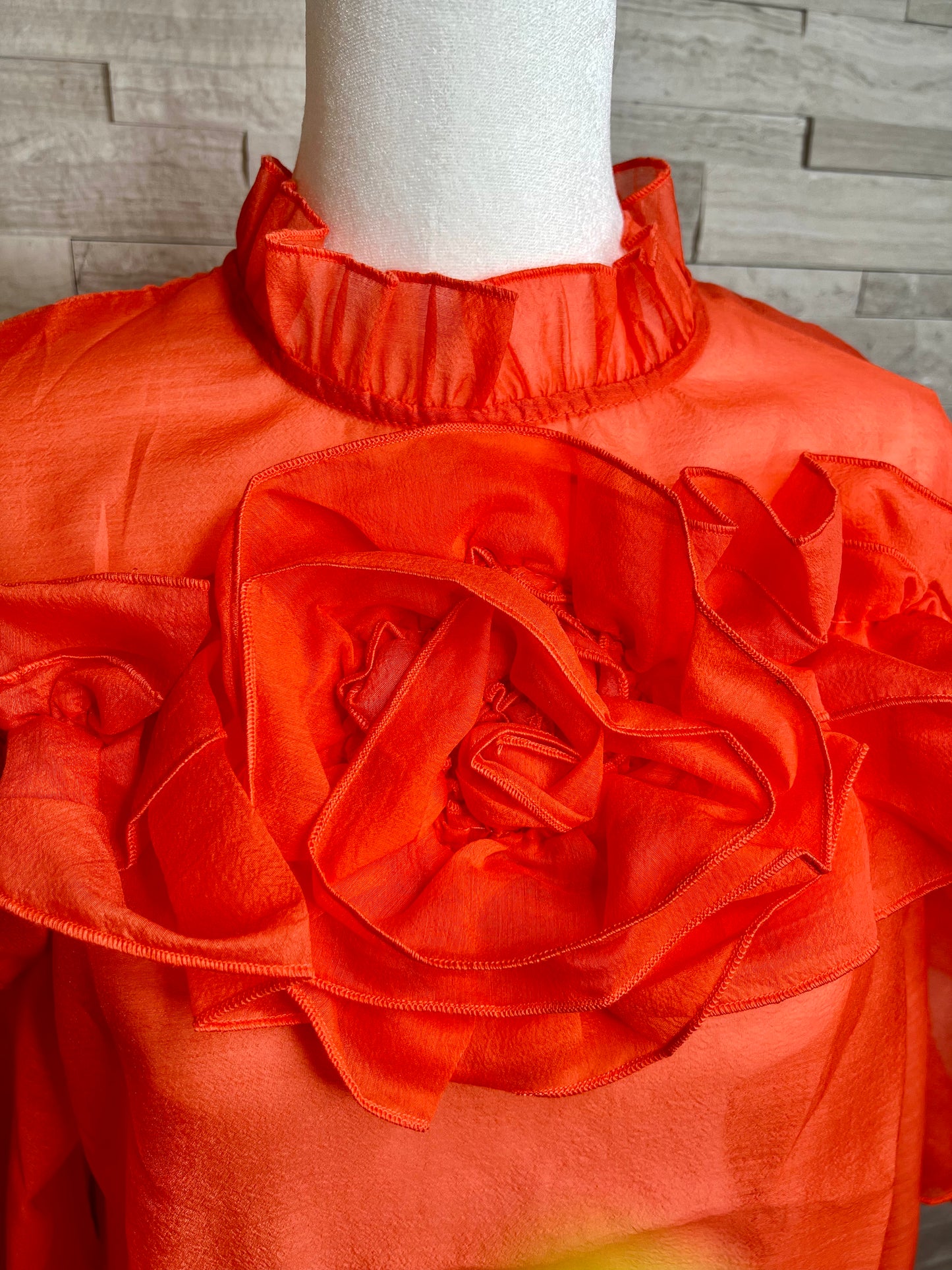 FLOWER DETAIL RUFFLE BLOUSE