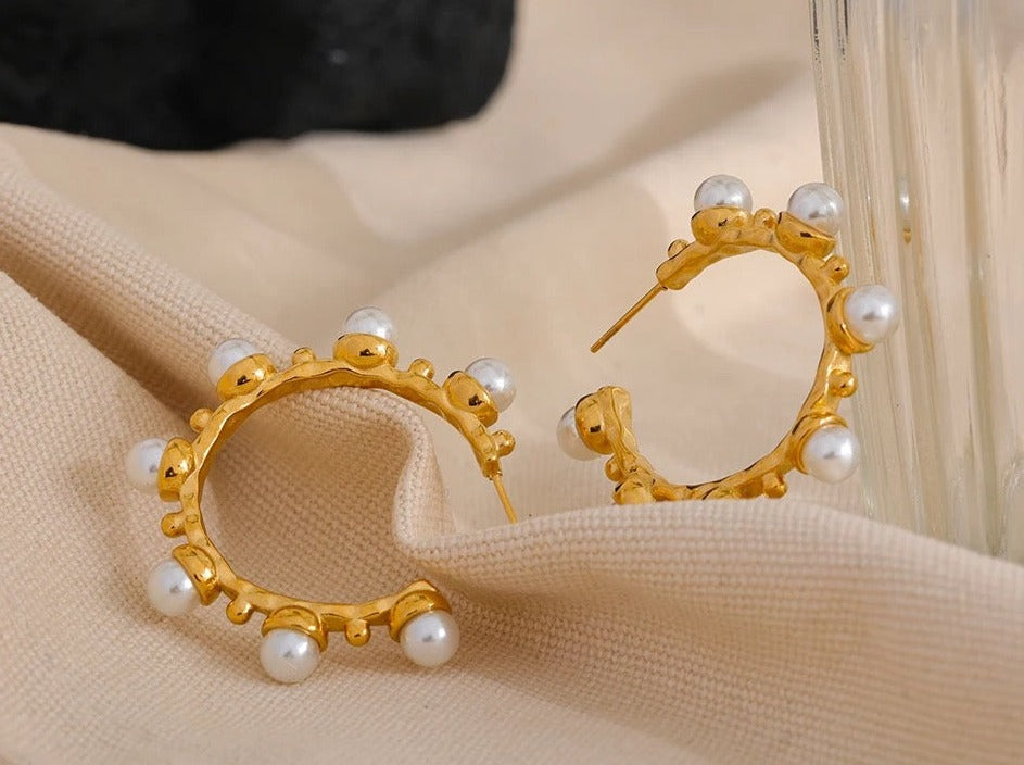 BIG ROUND FAUX PEARLS EARRINGS