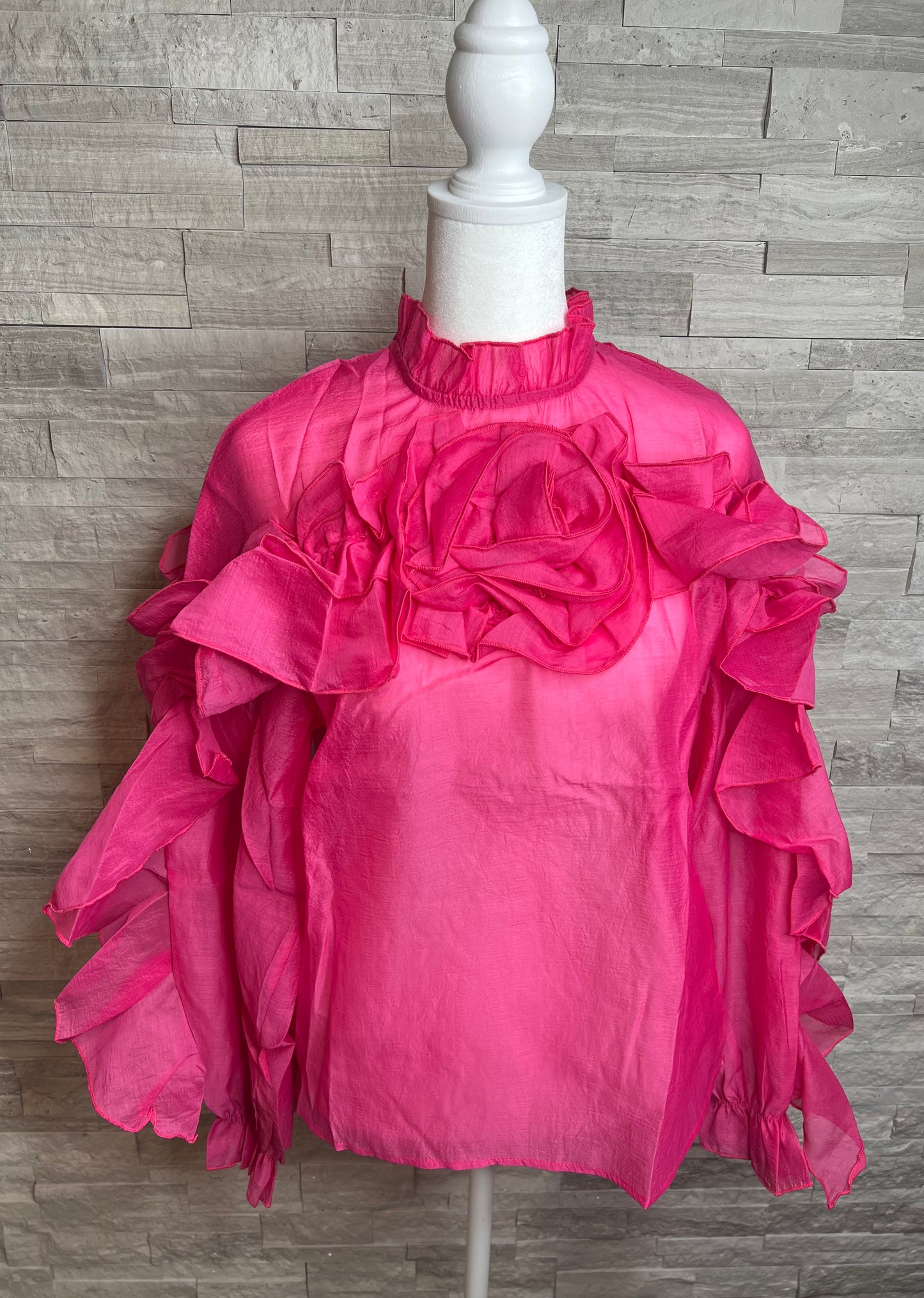FLOWER DETAIL RUFFLE BLOUSE