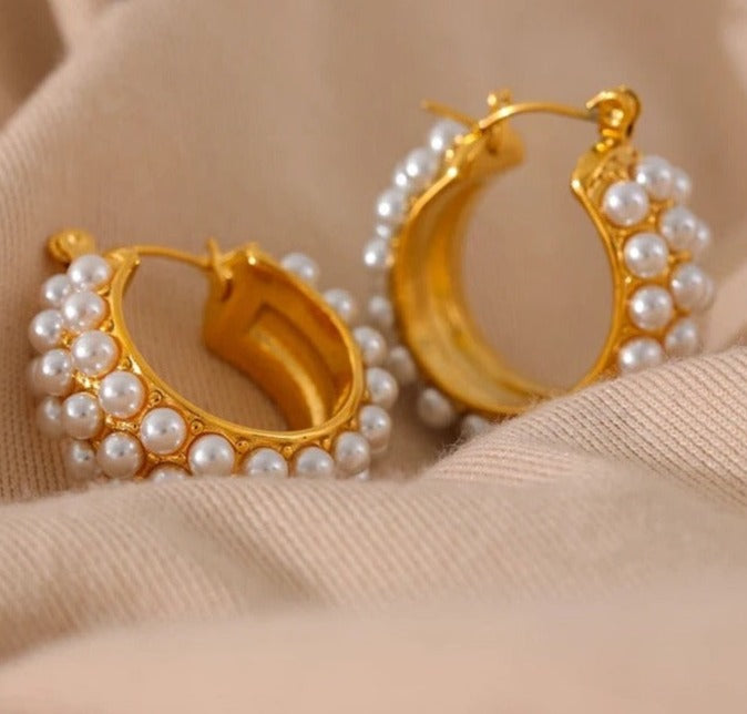 18 K GOLD PLATED FAUX PEARLS HUGGIES