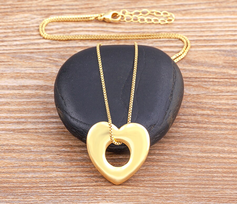 HOLLOW HEART PENDANT NECKLACE