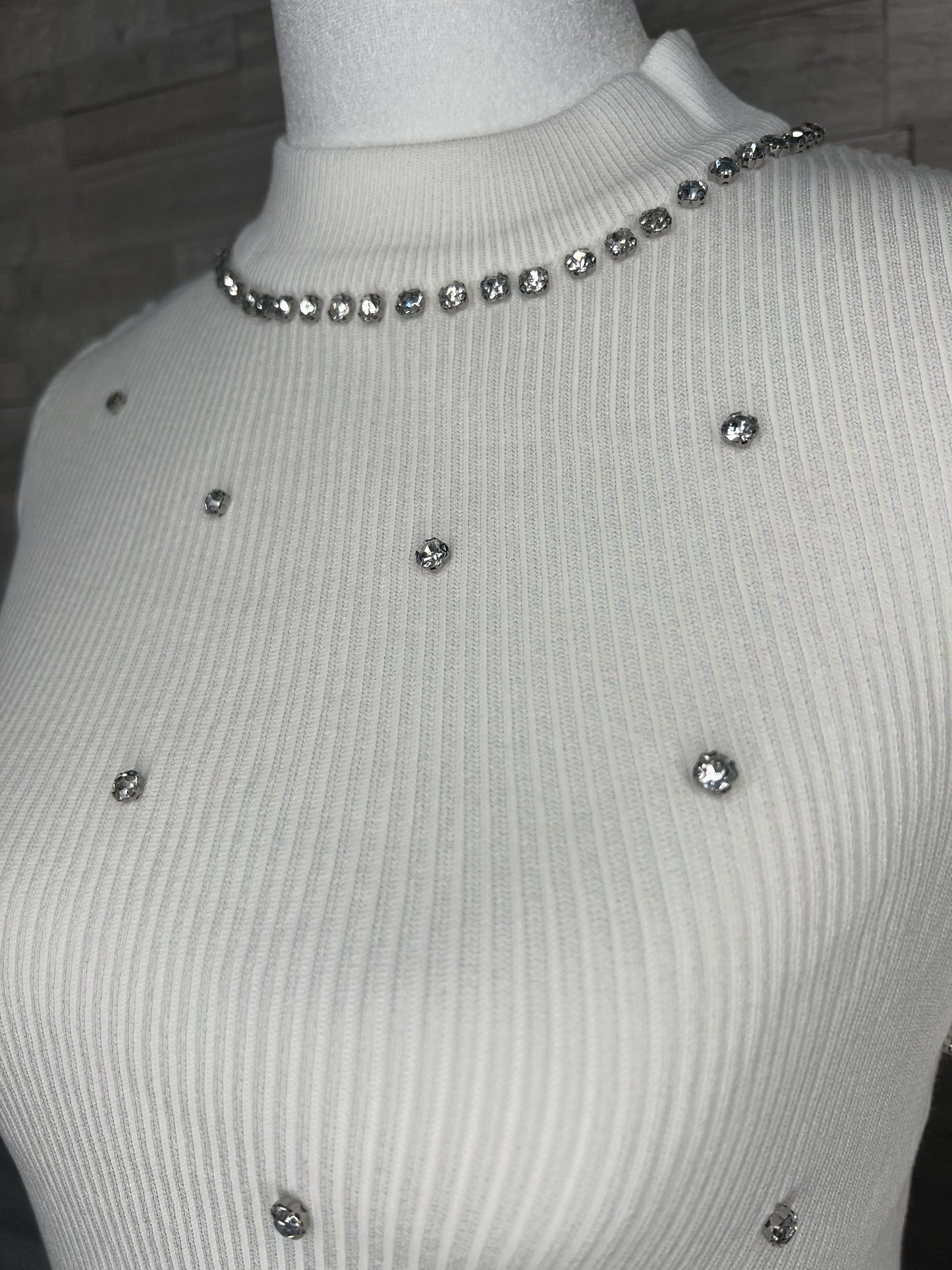 RIBBED KNIT RHINESTONE SWEATER