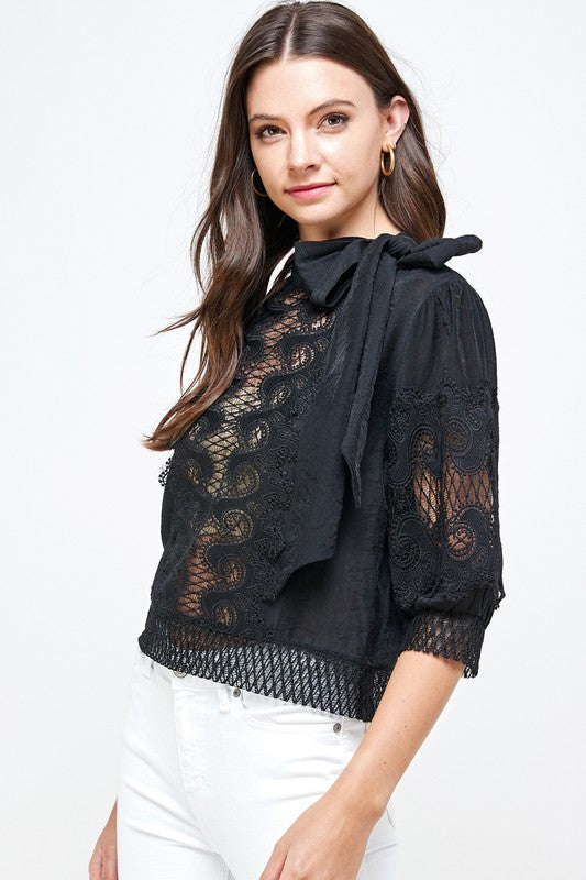 LACE TOP WITH NECK RIBBON