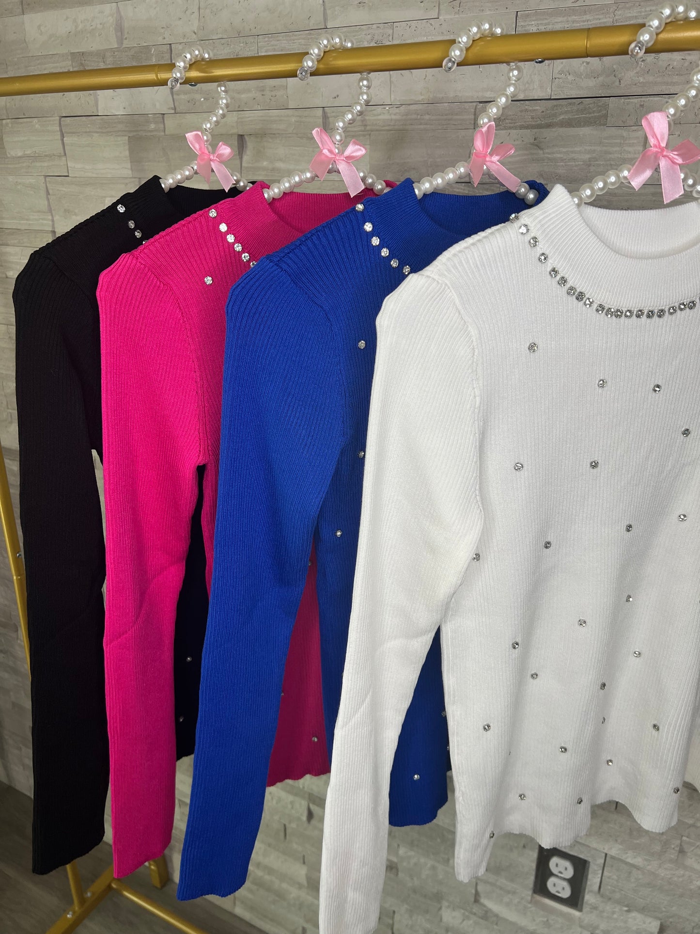 RIBBED KNIT RHINESTONE SWEATER