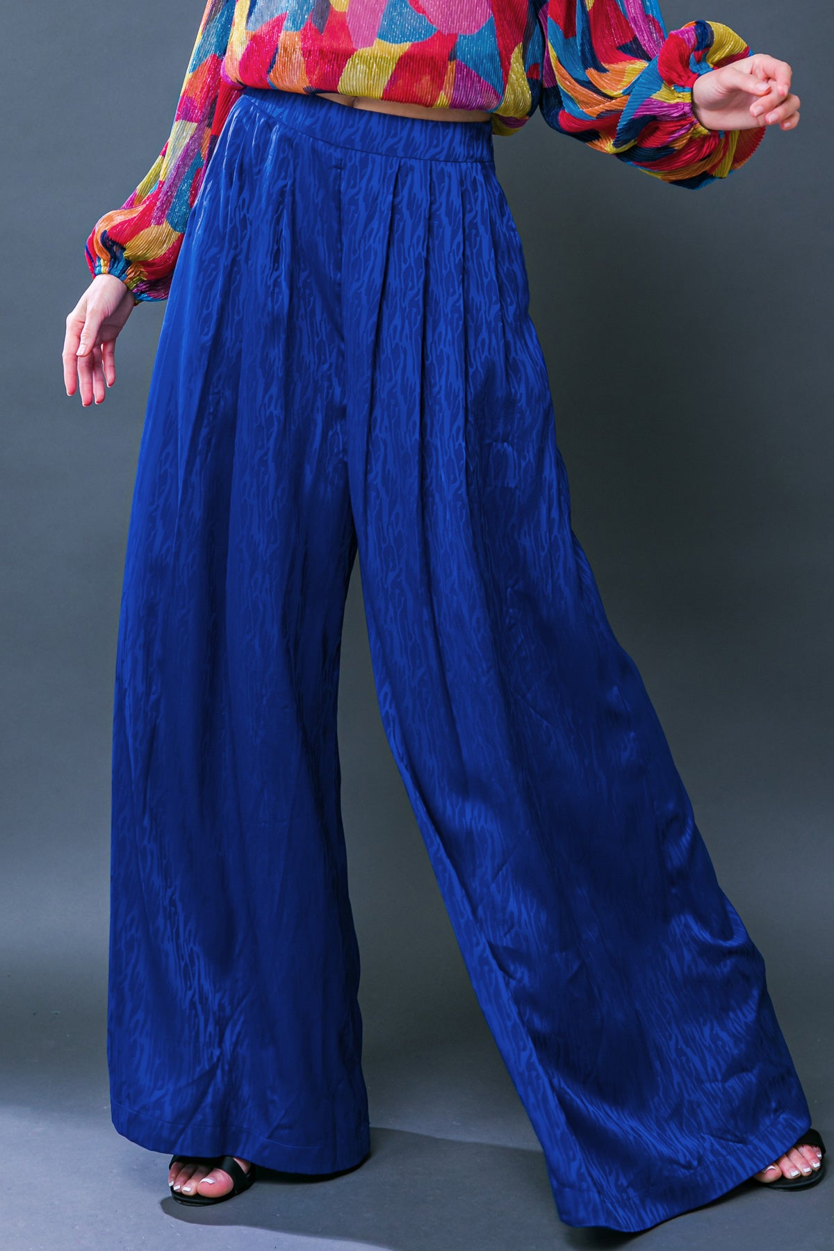 SIDE ZIPPER PLEATED PANTS