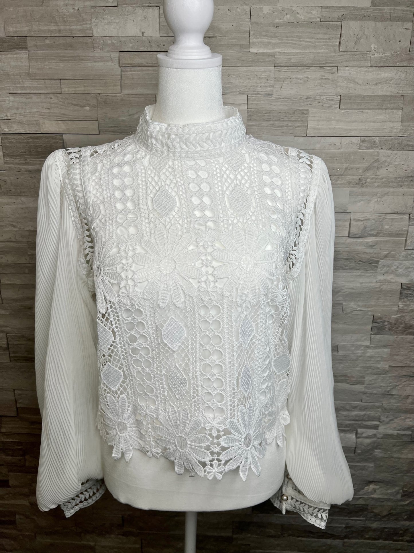 VINTAGE LOOK CROCHET TOP