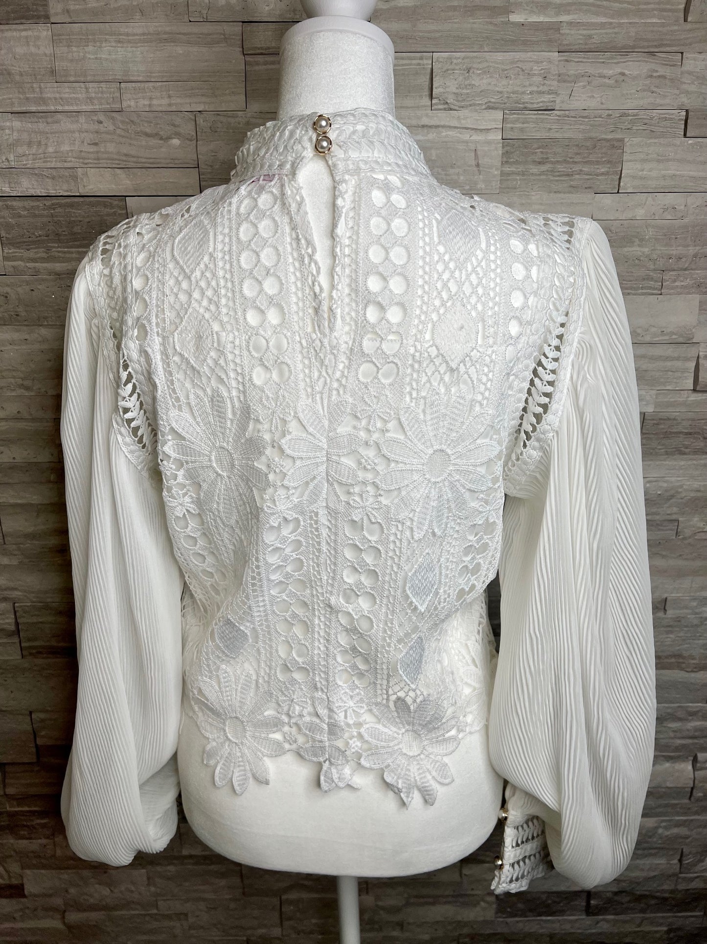 VINTAGE LOOK CROCHET TOP