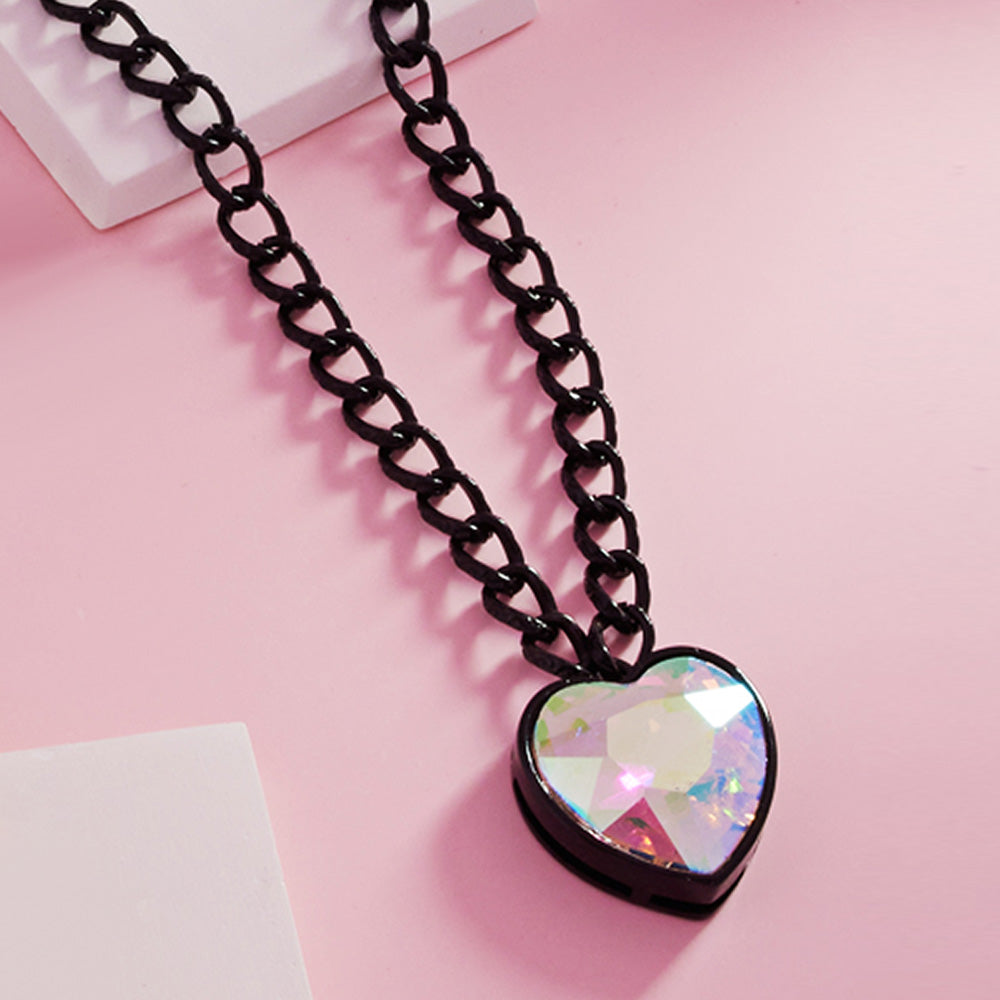 HEART PENDANT NECKLACE