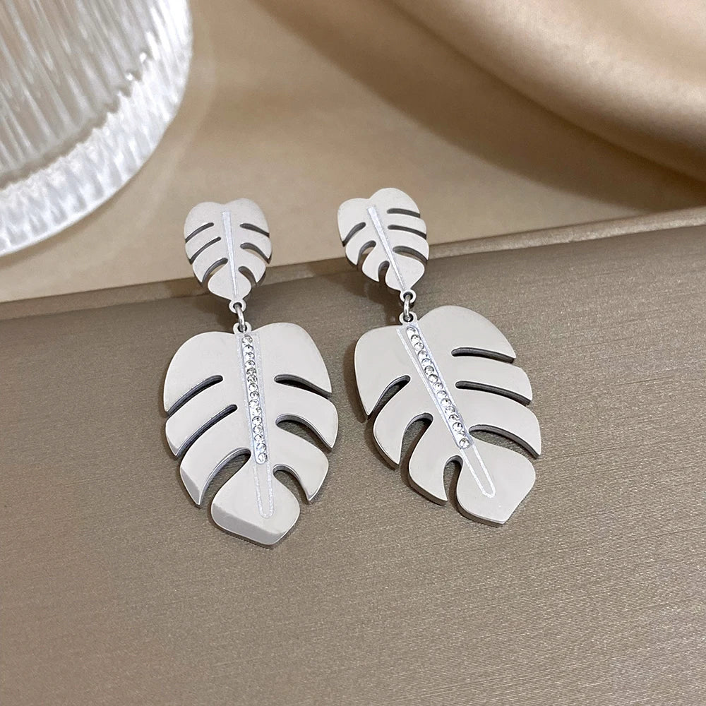 LEAFSHAPE STAINLESS STEEL EARRINGS