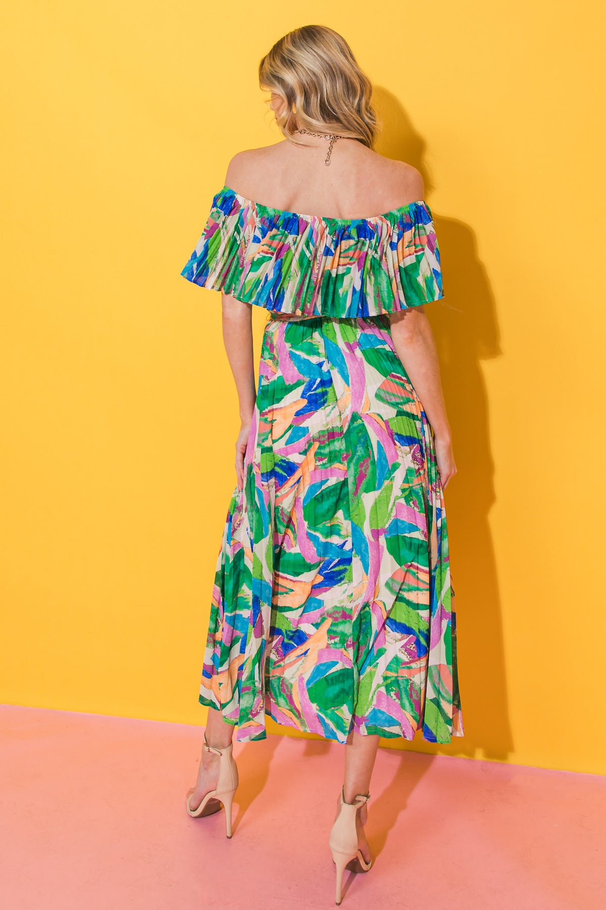 OFF SHOULDER PLEATED PRINT MIDI DRESS