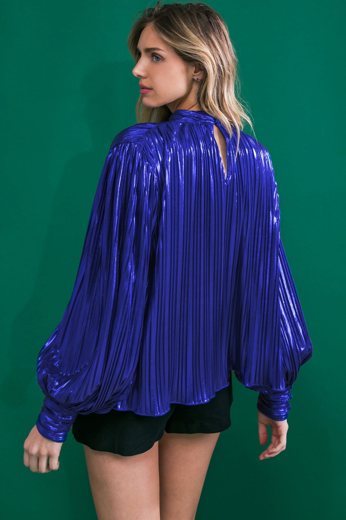 FOILED PLEATED TOP