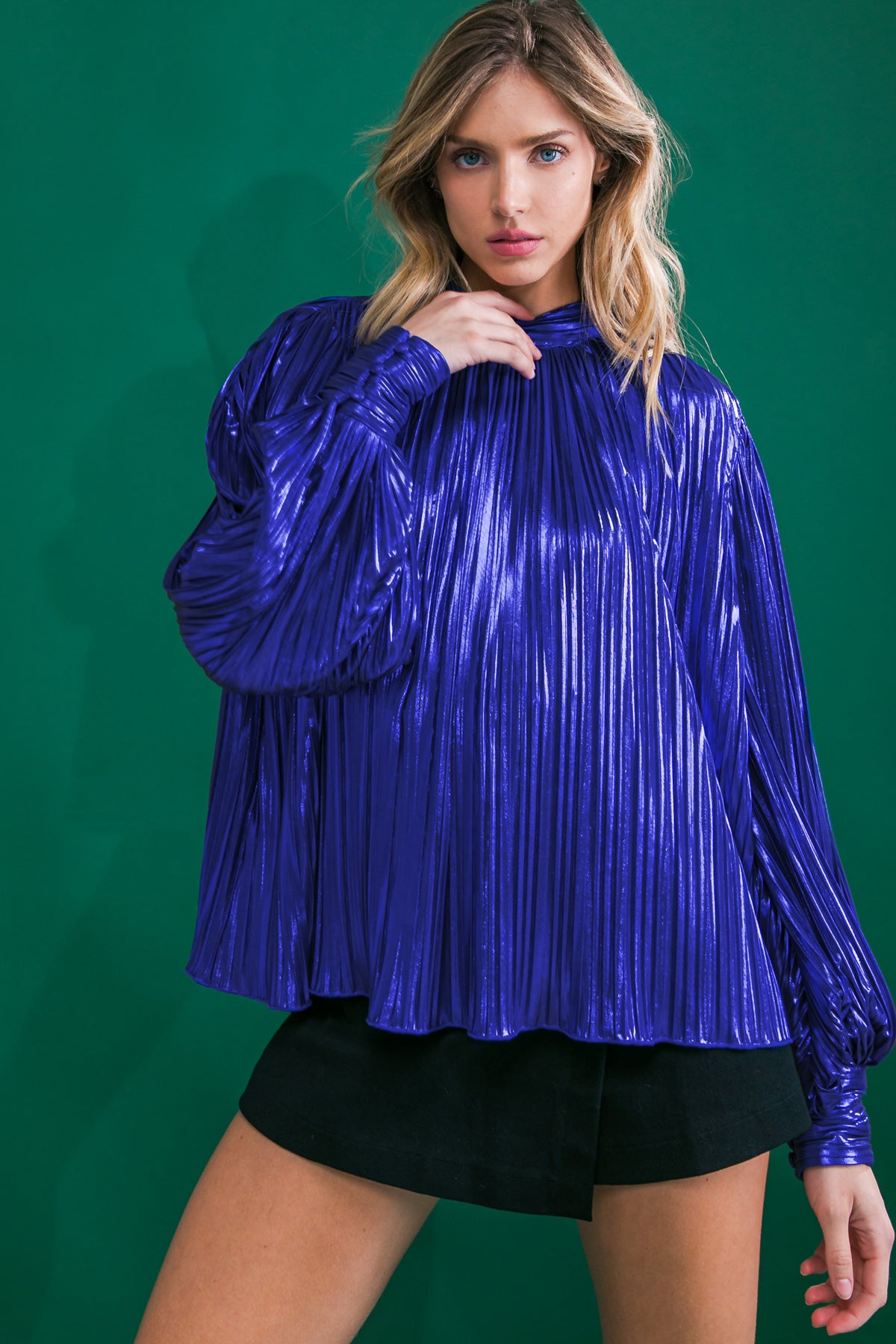 FOILED PLEATED TOP