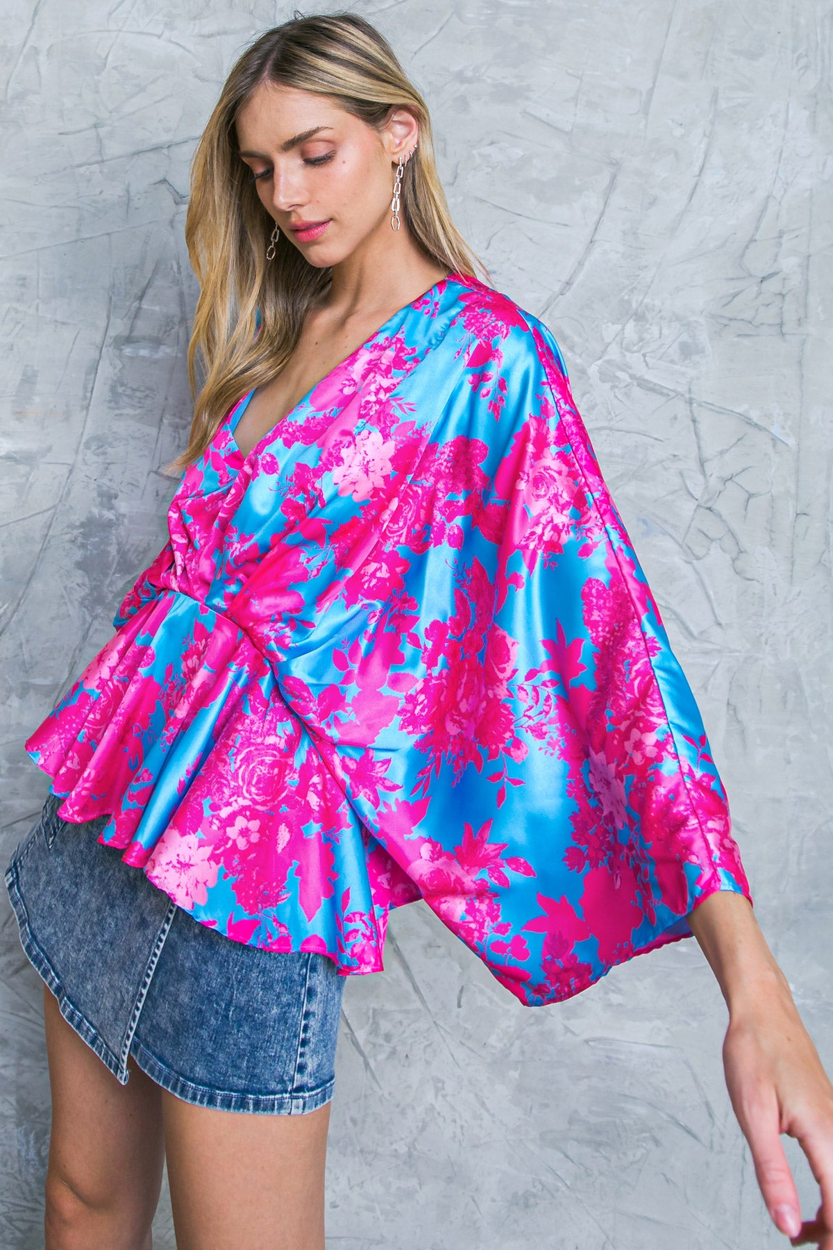 SATIN V NECK TOP WITH KIMONO SLEEVES