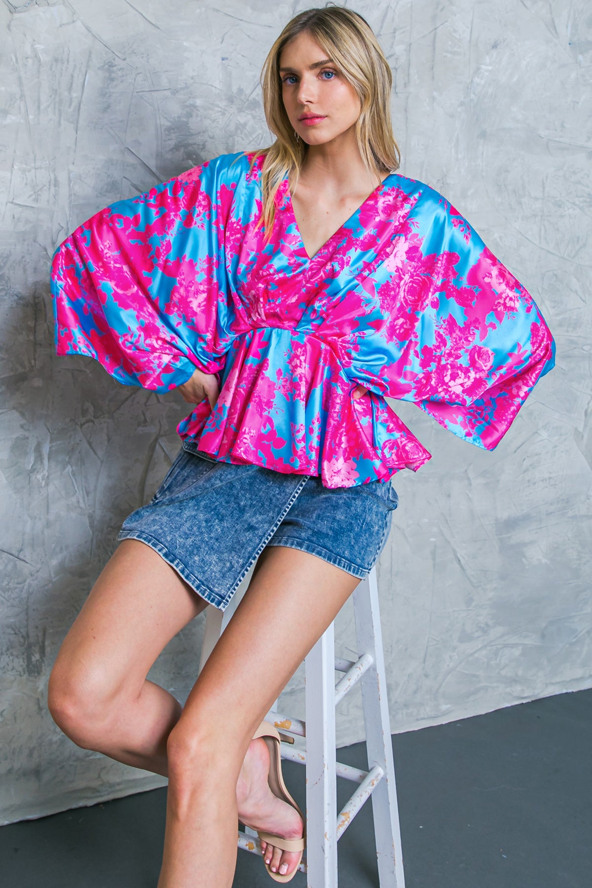 SATIN V NECK TOP WITH KIMONO SLEEVES