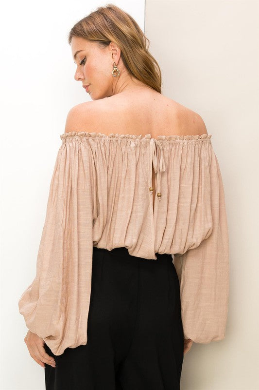 LOVELY ELASTICIZED OFF THE SHOULDER TOP