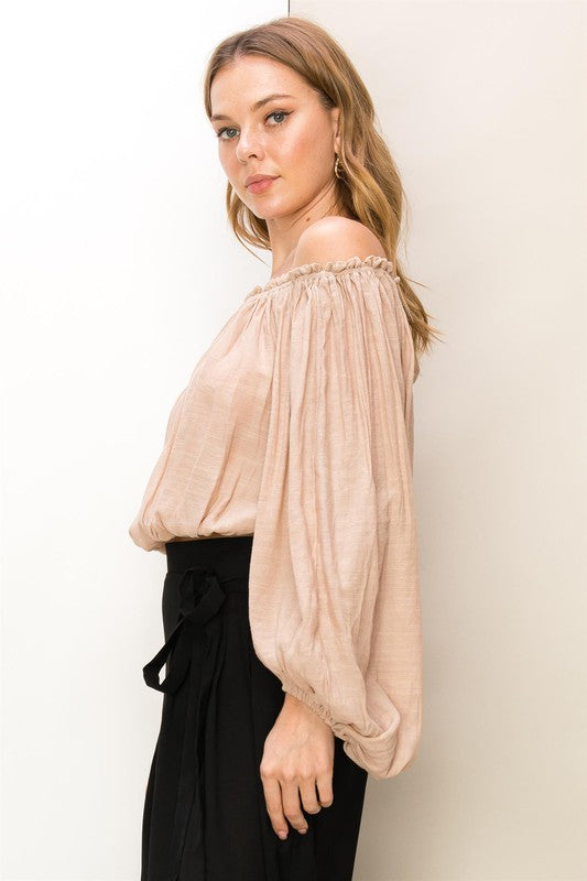 LOVELY ELASTICIZED OFF THE SHOULDER TOP