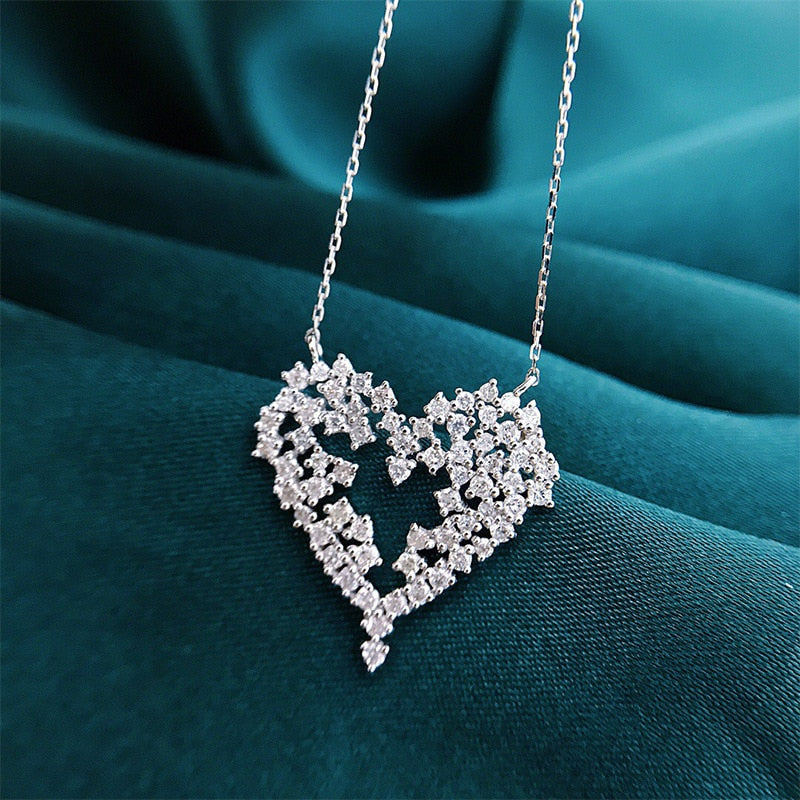 HEART SHAPE CRYSTAL PENDANT & NECKLACE