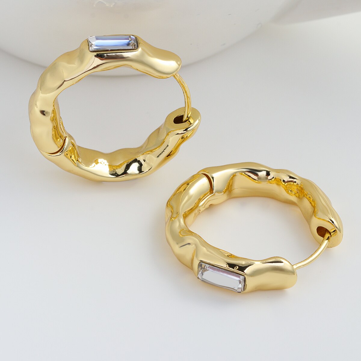 ZIRCON SMALL HOOP EARRINGS