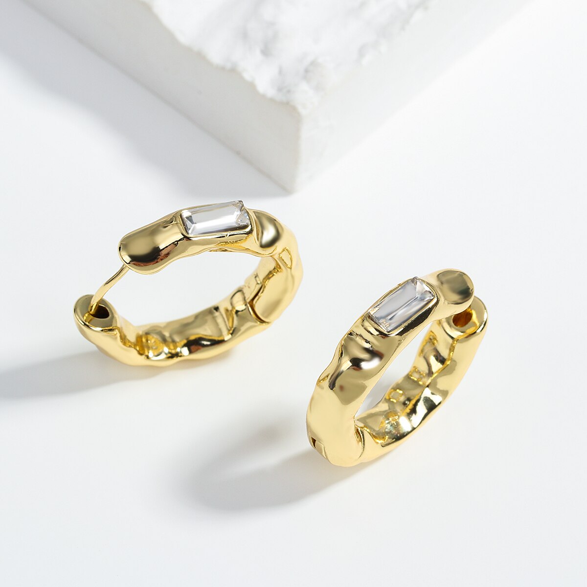 ZIRCON SMALL HOOP EARRINGS