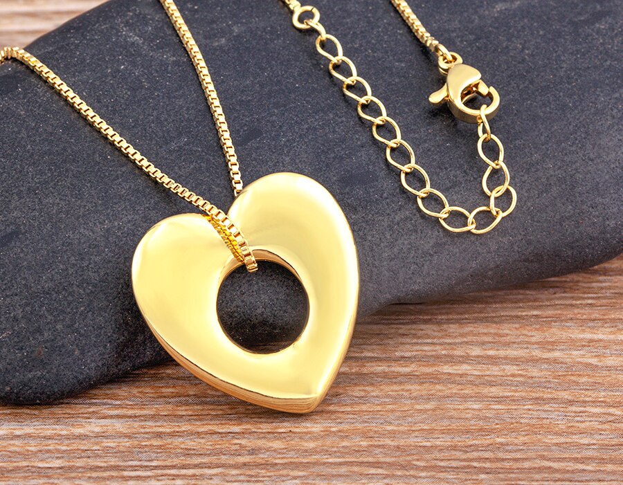 HOLLOW HEART PENDANT NECKLACE